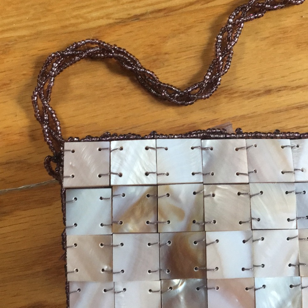 Unique beaded shell crossbody purse - Picture 5 of 7